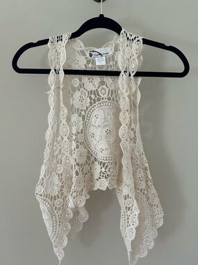 imaginary voyage Cream Crochet Lace Open Vest